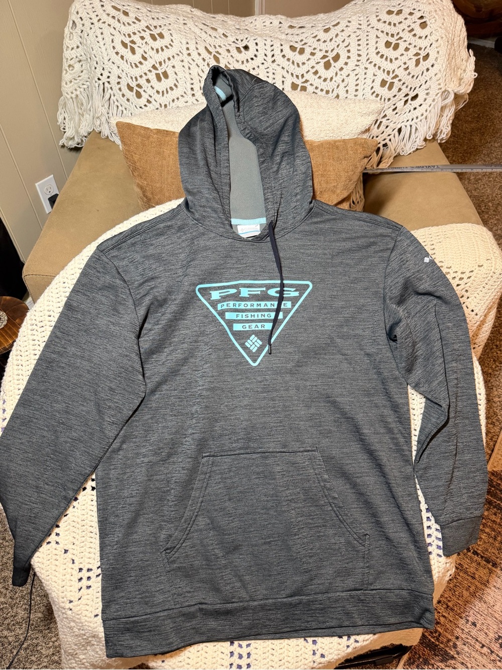 Columbia Men’s Gray Hoodie with Teal Logo xl